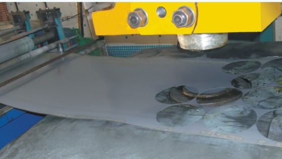 Hocheffiziente NC Feeder mit LCD-Display-Punchmaschine Schneidmaschine für Poliermaschine Metallwaren