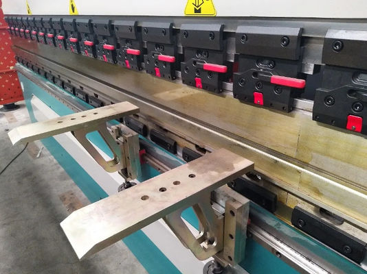 Halbautomatische Küchenspülmaschine Plattenpresse Brechen Hydraulische Blechbogenmaschine