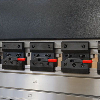 Automatische Edelstahl-CNC-Hydraulische Biegemaschine Metallklappmaschine für die Küchenspüle