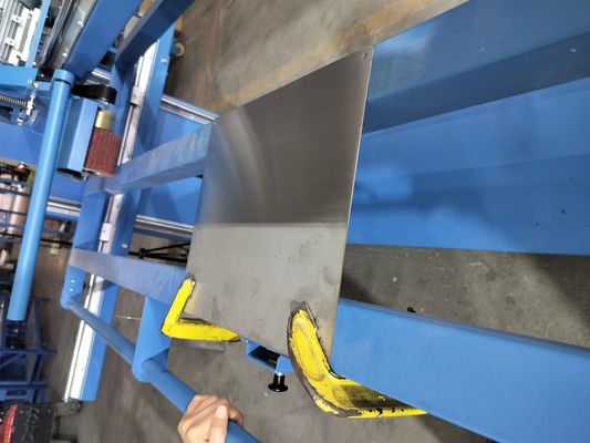 Metallbearbeitungsmaschine für die Handarbeit von Scheiben und Waschbecken