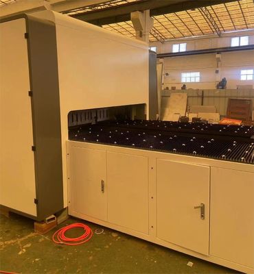 Guter Preis 2.5m Sauger-Typ Biege-Zentrum-Maschine Automatische Tür Biege-Maschine Online