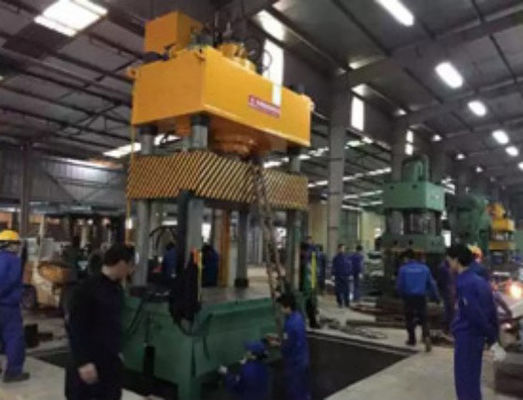 Guter Preis Und präzise hydraulische Druckmaschine zum Dehnen von Metallteilen mit großer Fläche Online