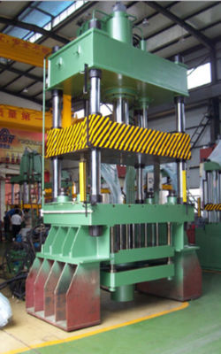 Und präzise hydraulische Druckmaschine zum Dehnen von Metallteilen mit großer Fläche