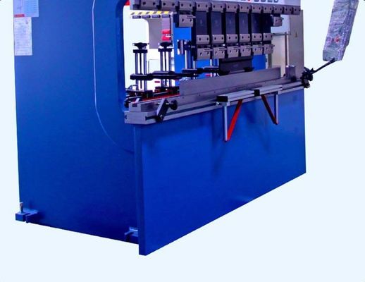 Weiterentwickelte automatisierte Blechverarbeitungsmaschine zum präzisen Biegen und Formen