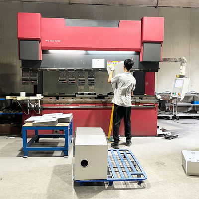 Guter Preis 63T Extrem effiziente Edelstahlmaschine für das Biegen von Metallblechen Online
