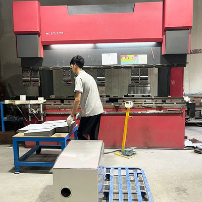 CNC-Präzisions-Plasma-Schnitt-Edelstahl-Blattbiegmaschine für hochwertige handgefertigte Spülen