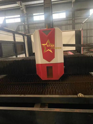 Großmaschine zur Laserschneiden von Metallblechen mit hoher Präzision von 3 kW für Möbel, Mechanik, Luftfahrt und Elektronik