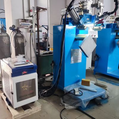 Einfache Bedienung und anpassbare Schweißparameter, Rundenecke CNC-Schweißmaschine