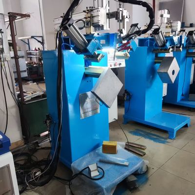 Einfache Bedienung und anpassbare Schweißparameter, Rundenecke CNC-Schweißmaschine