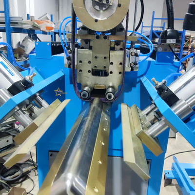 Automatische Schleifmaschine für die Oberfläche von Edelstahlspülen mit fortgeschrittener numerischer Steuerungstechnologie