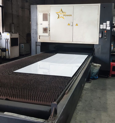 Automatische Handspüle aus Edelstahl spezialisiert auf die Herstellung von CNC-Metalllaserschneidmaschinen