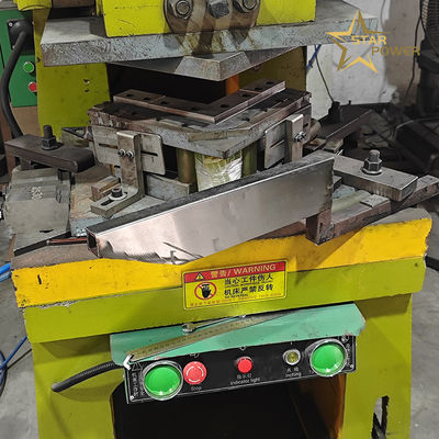 Automatische Druckmaschine zum Biegen von Metall aus Edelstahl
