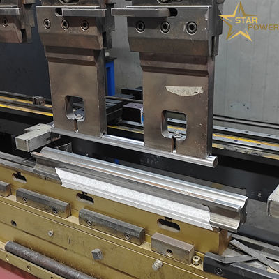 Intelligente Biege-Maschine Sink Biegen Formieren 1300mm Spalte Abstand