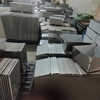 Die gesamte manuelle Sink-Produktionsanlage