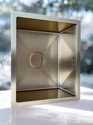 Luxuriöser, goldfarbener quadratischer Küchenspülbecken aus SUS304-Edelstahl mit effizientem Ablaufdesign