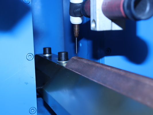 4-Achsen-CNC-Präzisionsschweißmaschine (Spezialisierung auf Innenrand)