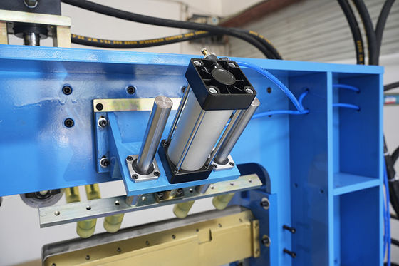 2.3KW 30MPa 0,5-1,0MPa PLC-gesteuerte Küchenspülmaschine für hochpräzise Gelenk- und Winkelpressen