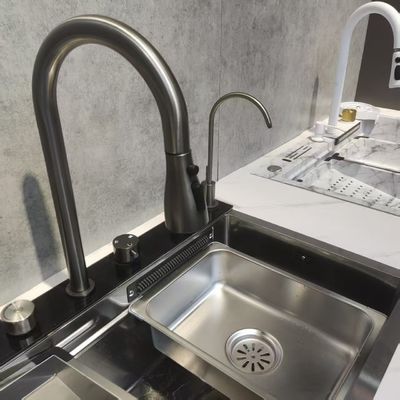 Guter Preis Handgefertigte Edelstahl Küchenspüle mit Lebensmittelqualität 304/316 Edelstahl Schüssel Tiefe 250-300mm und Panel Dicke 1,2-2,0mm Online