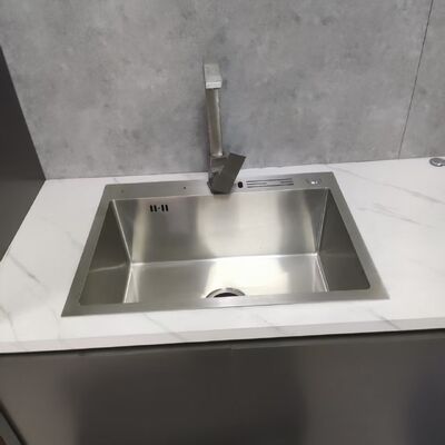 Guter Preis Gewerbliche Küchenspüle mit Lebensmittelqualität 304/316 aus Edelstahl Handgefertigt und nahtlos geschweißt für Restaurants Online