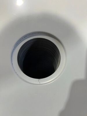 Tiefziehpresse zum Stanzen von Wasserlöchern für handgefertigte Spülen